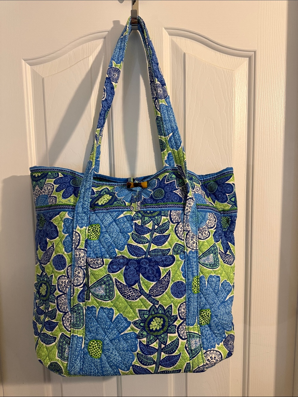 Vera Bradley Doodle Daisy Blue and Green Quilted Floral Tote